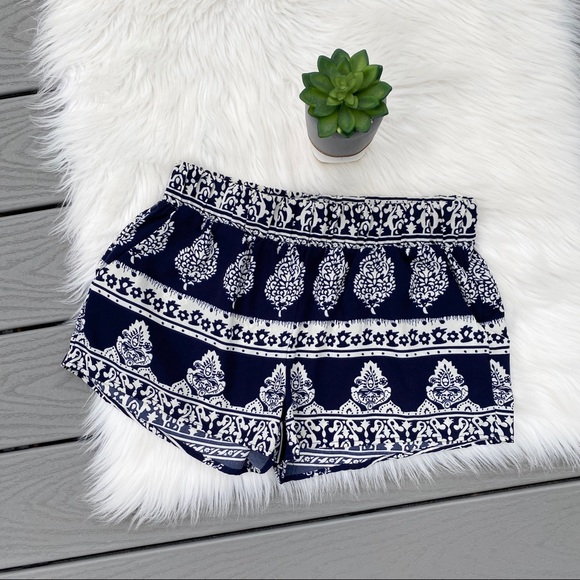 Patterned shorts - Picture 1 of 3